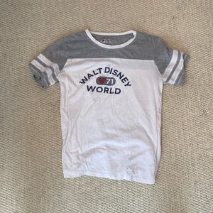 Walt Disney World 71 shirt, size s